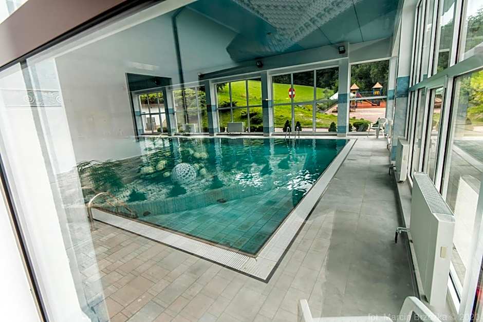 Hotel Kompleks Beskid z basenem i stokiem narciarskim - blisko Babiej Góry