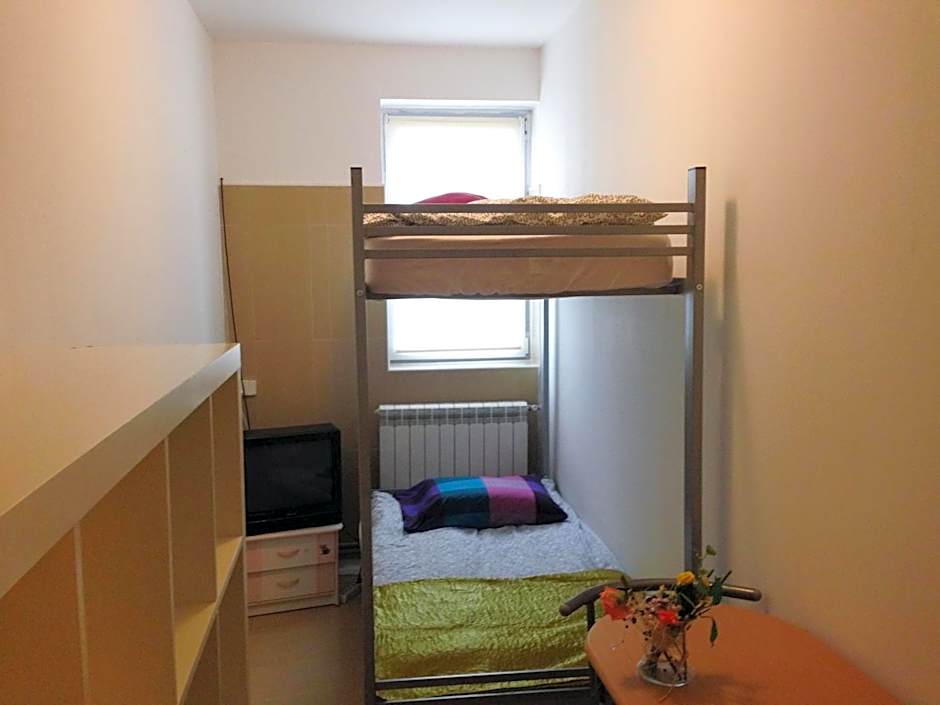 Green Country Hostel