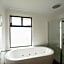Dolphin Lodge Albany - Self Contained Apartments at Middleton Beach