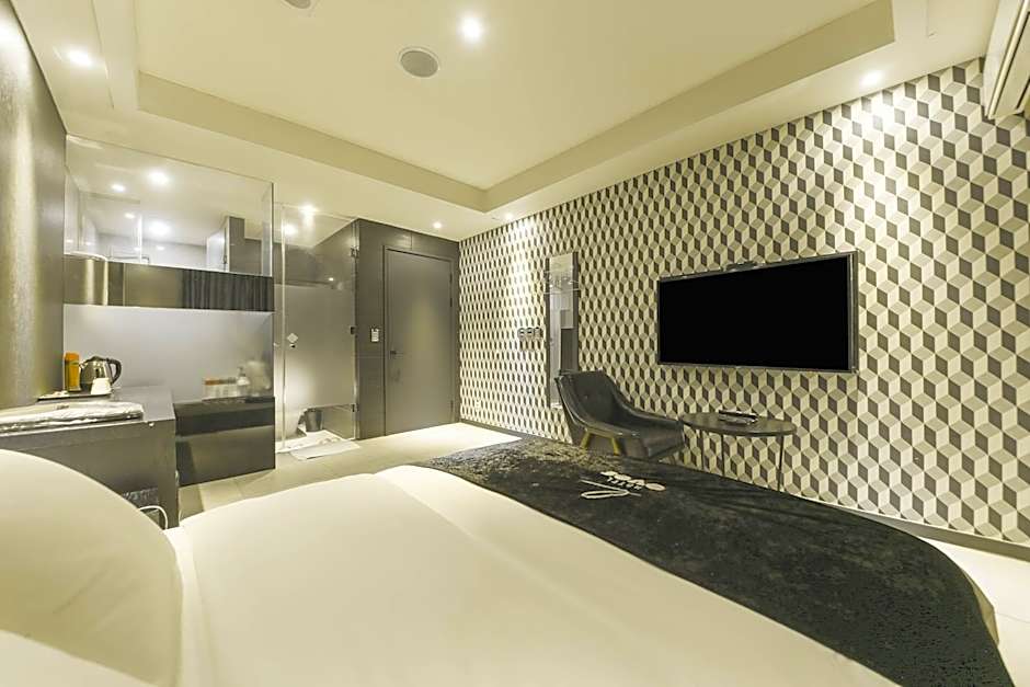 Ever Tourist Hotel