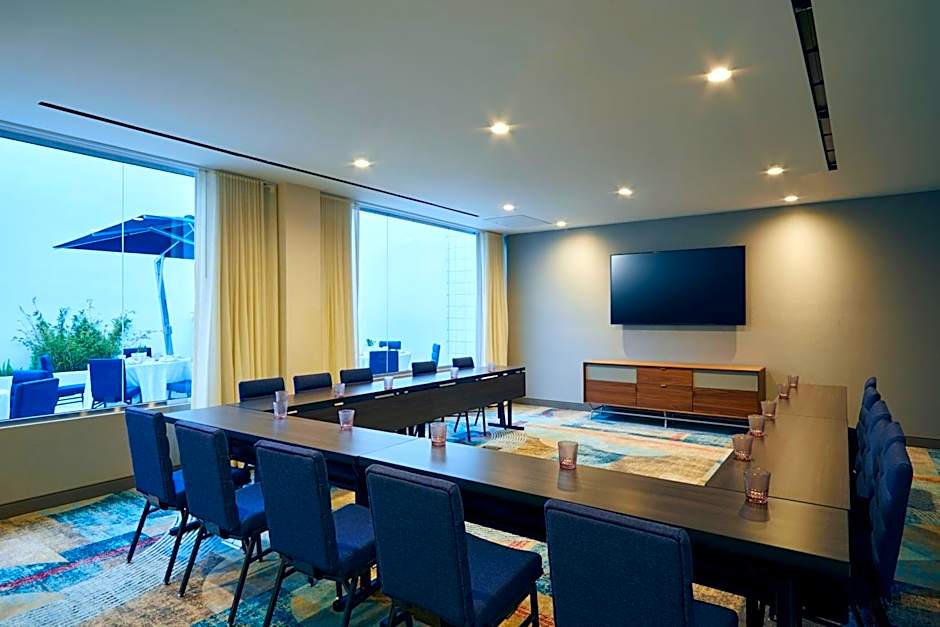 Courtyard by Marriott Santa Barbara Downtown