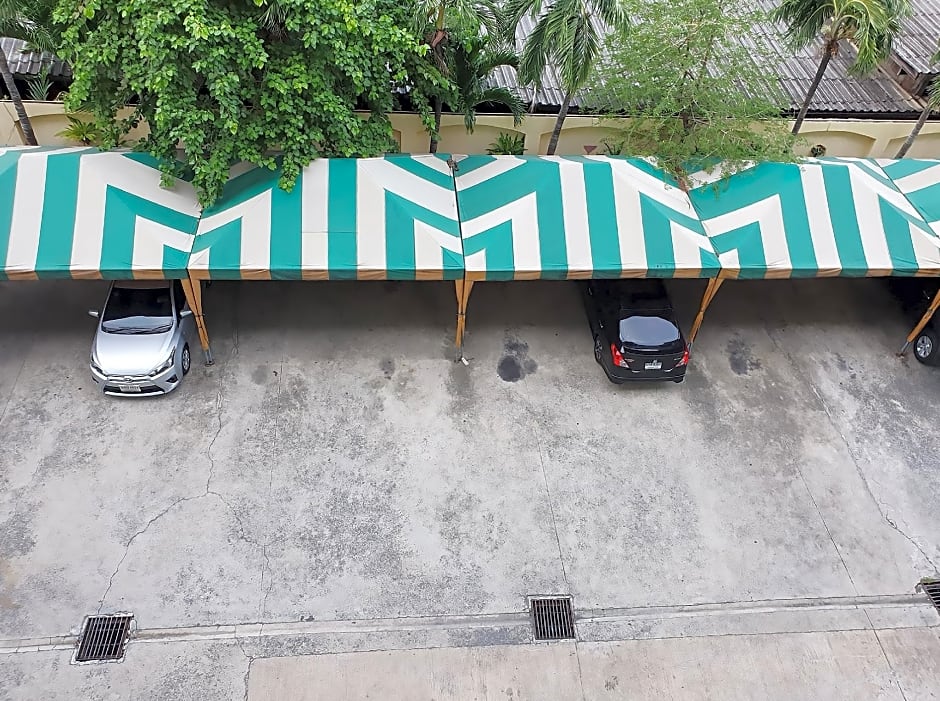 The Montana Lodge - Sathorn