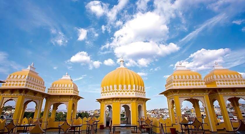 Bloom Boutique I Lake Pichola