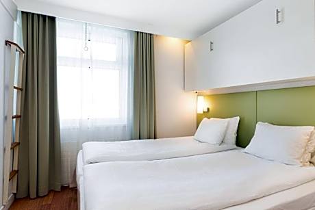 Good Morning Triple Room with Sea View