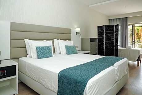Triple Room with Side Sea View