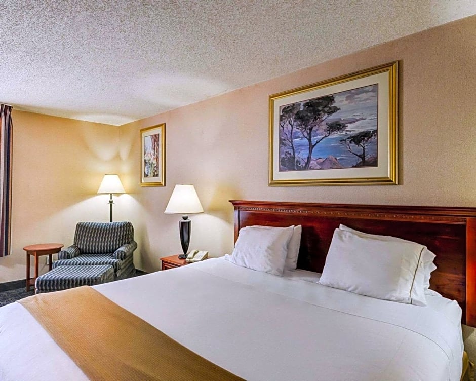 Quality Inn Spring Mills - Martinsburg North