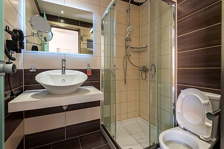 Cirillo Family Hotel-Christinas Studios