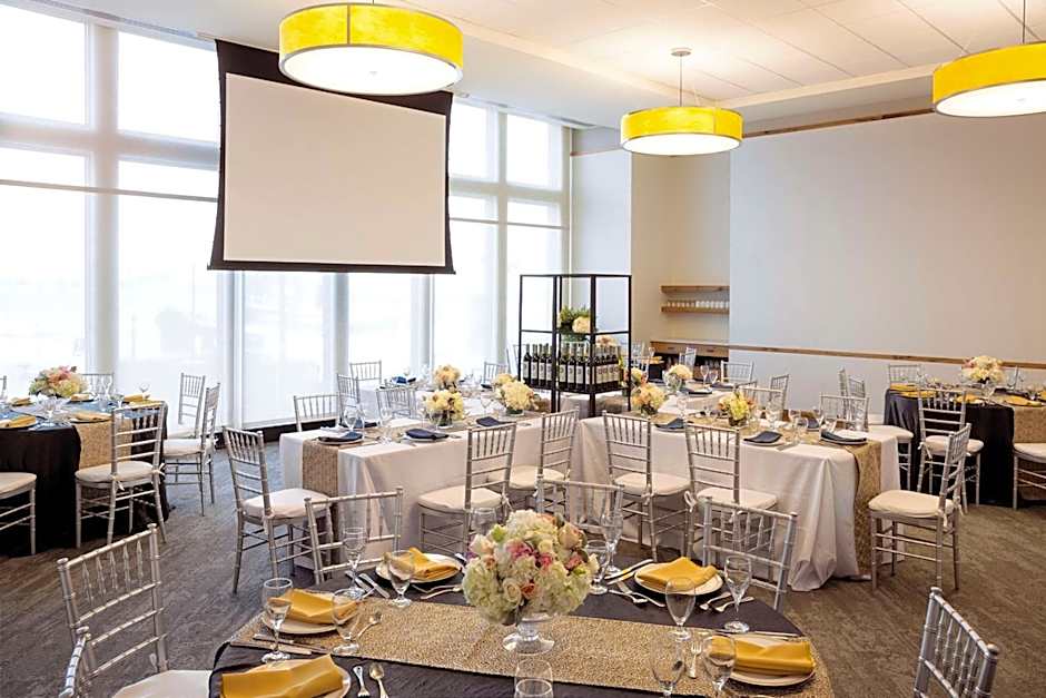 Hilton Philadelphia at Penns Landing