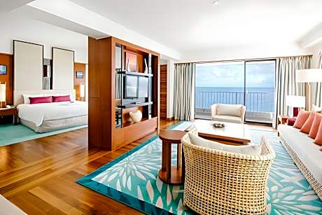 Ocean Front Premier Suite with Lounge access (Breakfast at Lounge, includes child)