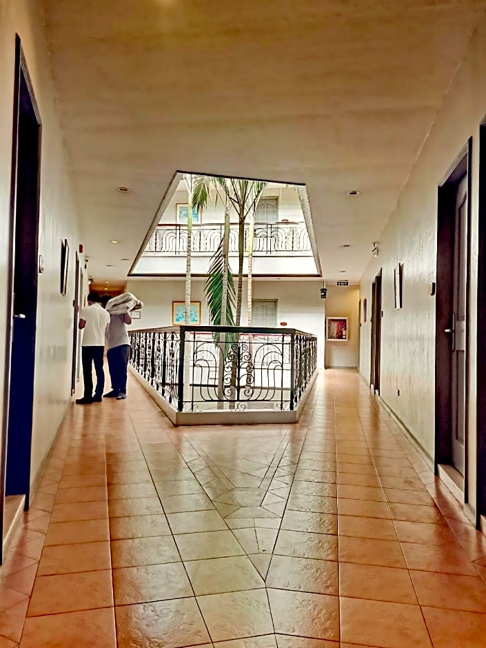 Casa Leticia Business Inn