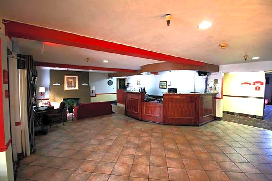 Norwood Inn & Suites - Roseville