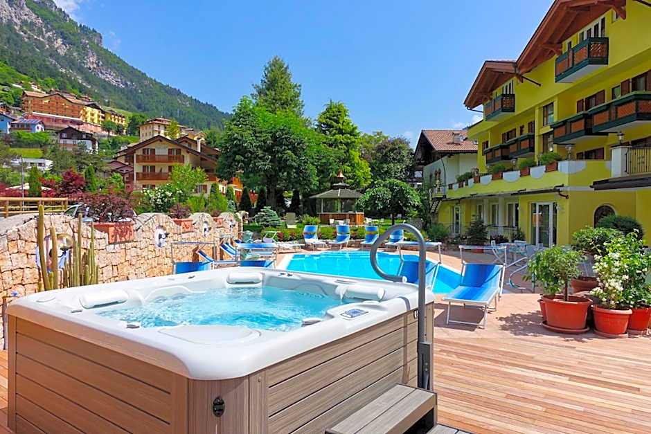 Alledolomiti Boutique Lake Hotel - Adults friendly