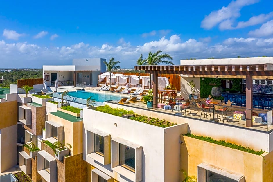 Aloft Tulum