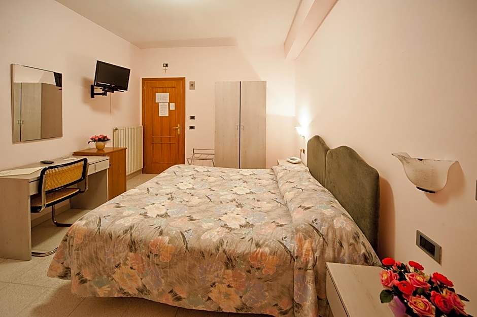 Photo 1 of 5 of Triple Room