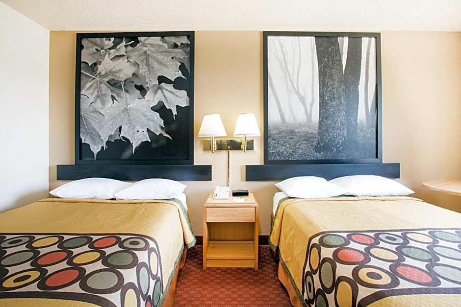 Super 8 by Wyndham Lexington VA