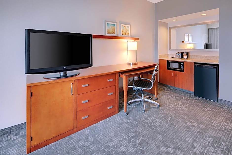 Courtyard by Marriott Dallas Addison/Midway