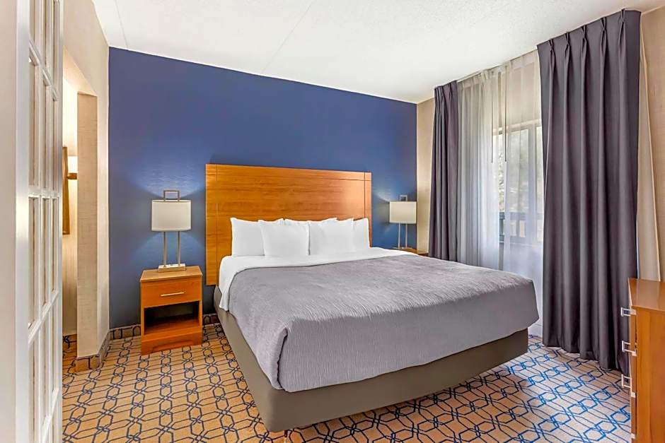Quality Suites Whitby