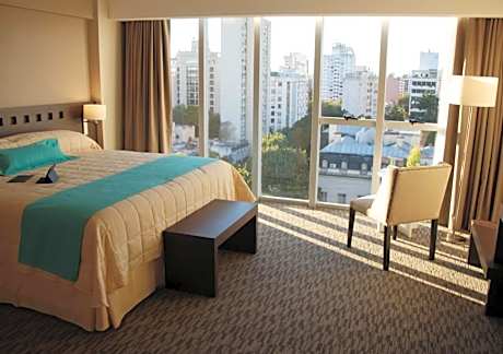 Suite - Mobility Access/Non-Smoking