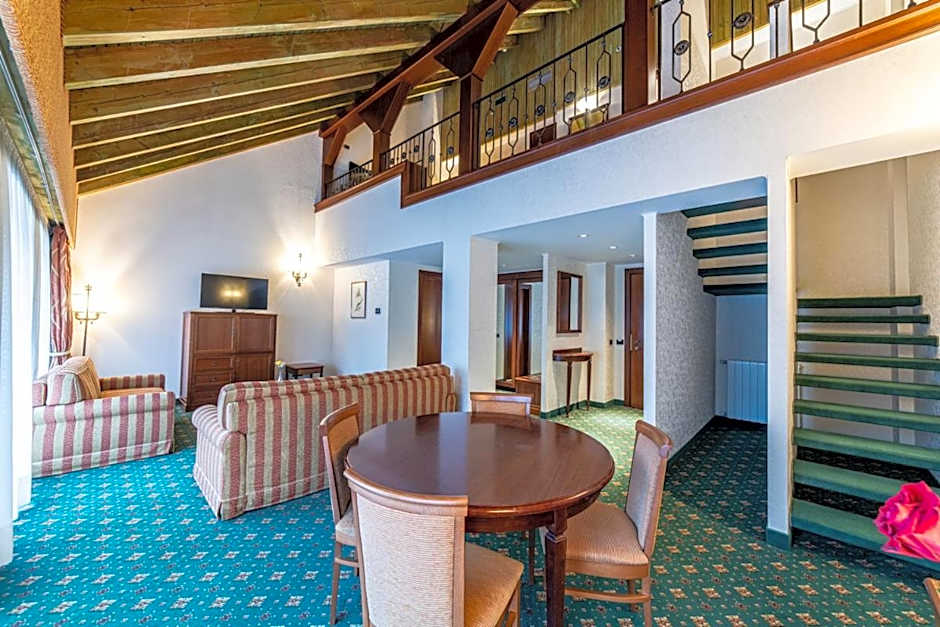 Photo 1 of 11 of Suite