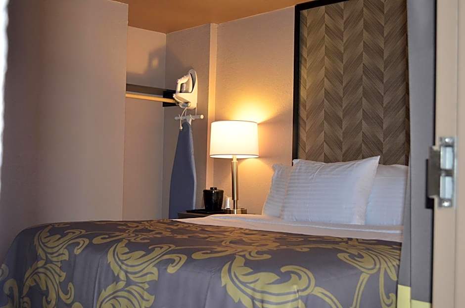 Aarya Hotel By Niagara Fashion Outlets