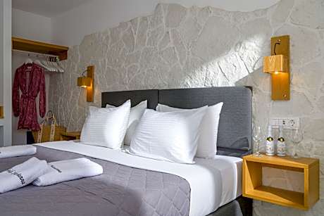 Double Room with Balcony and Sea View