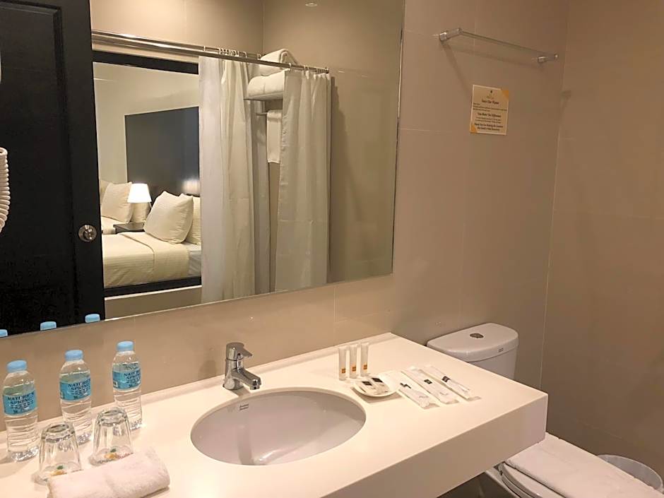 Piña Suites