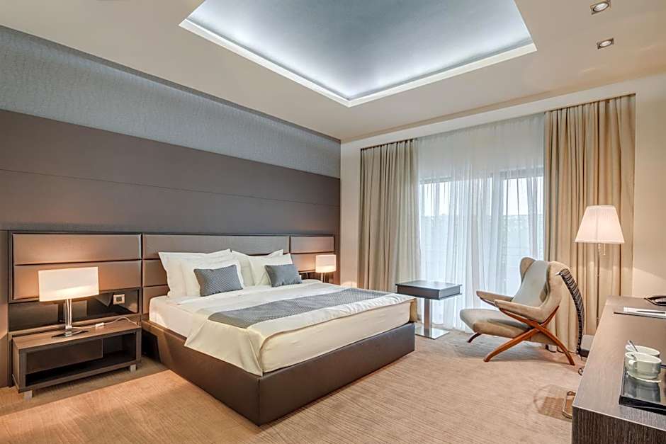 Sky Blue Hotel & Spa