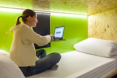 6-Bed Room with 2 Showers