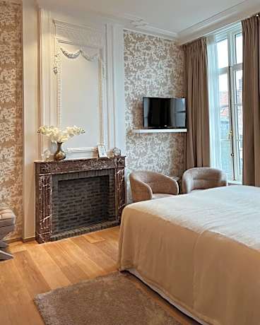 Deluxe Double Room with Canal View