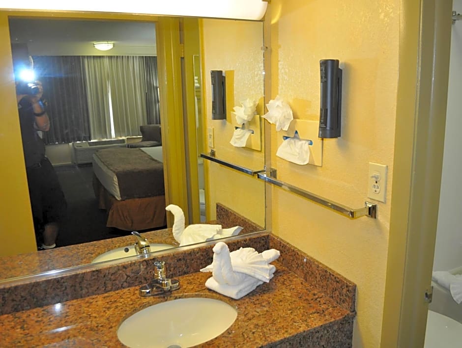 Ramada by Wyndham Cocoa