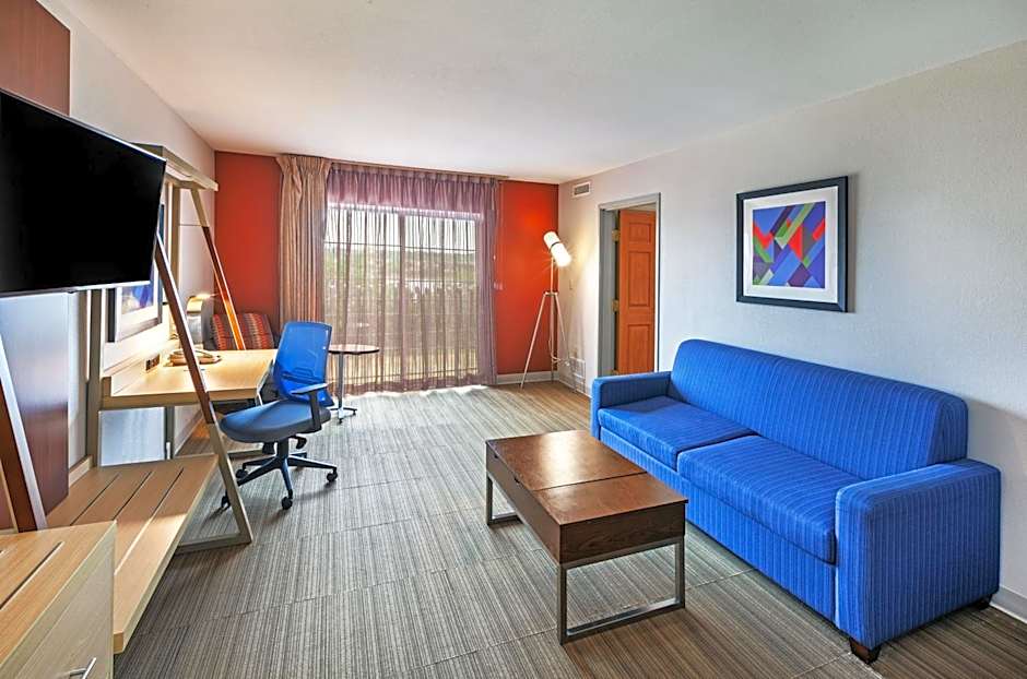 Holiday Inn Express Hotel and Suites Jenks By IHG