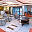 Holiday Inn Express & Suites Greenfield By IHG