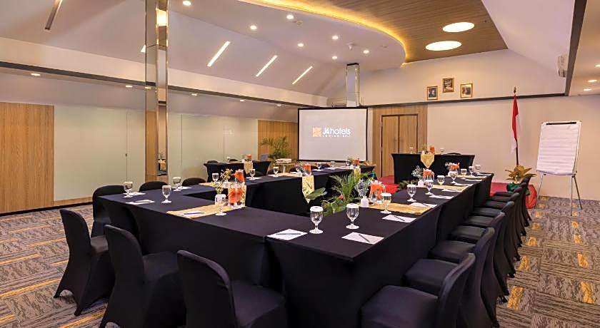 J4 Hotels Legian