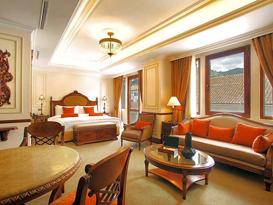 Plaza Grande Hotel