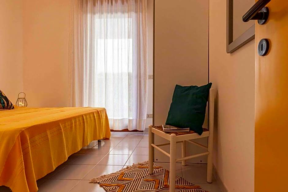 Welcoming flat just a short walk from the sea