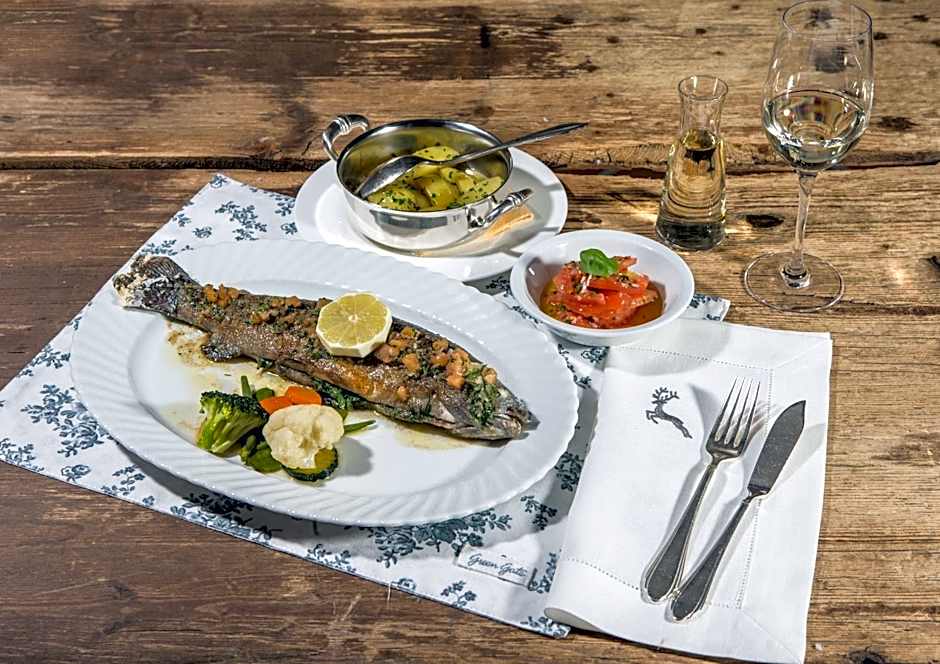 Hotel Gasthof Kröll, 4 Skigebiete in unmittelbarer Nähe, Restaurant mit regionaler Küche