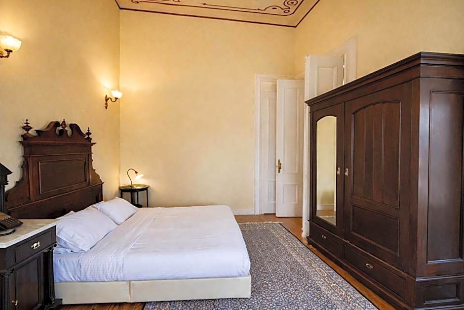 Loriet Hotel
