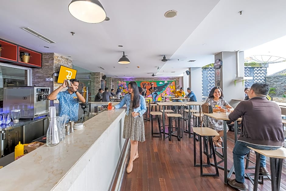 Royal Bay Hotel Makassar