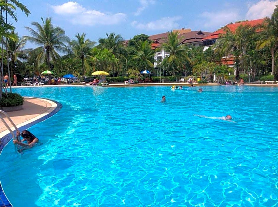 B&B View Talay 1B by Franco Jontiem