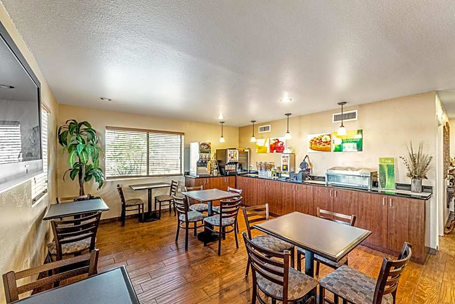 Quality Inn Three Rivers