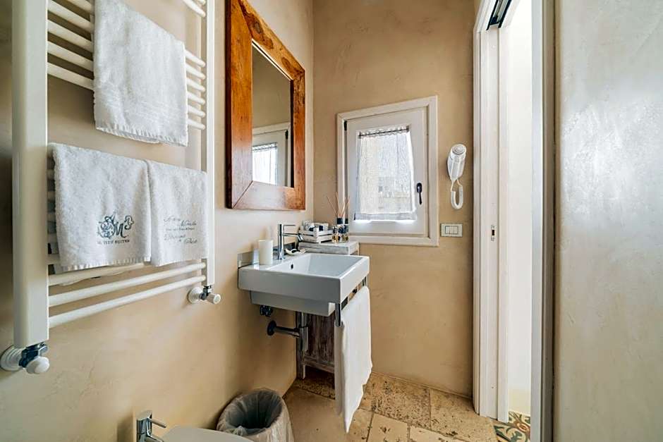 Antico Mondo Rooms & Suites