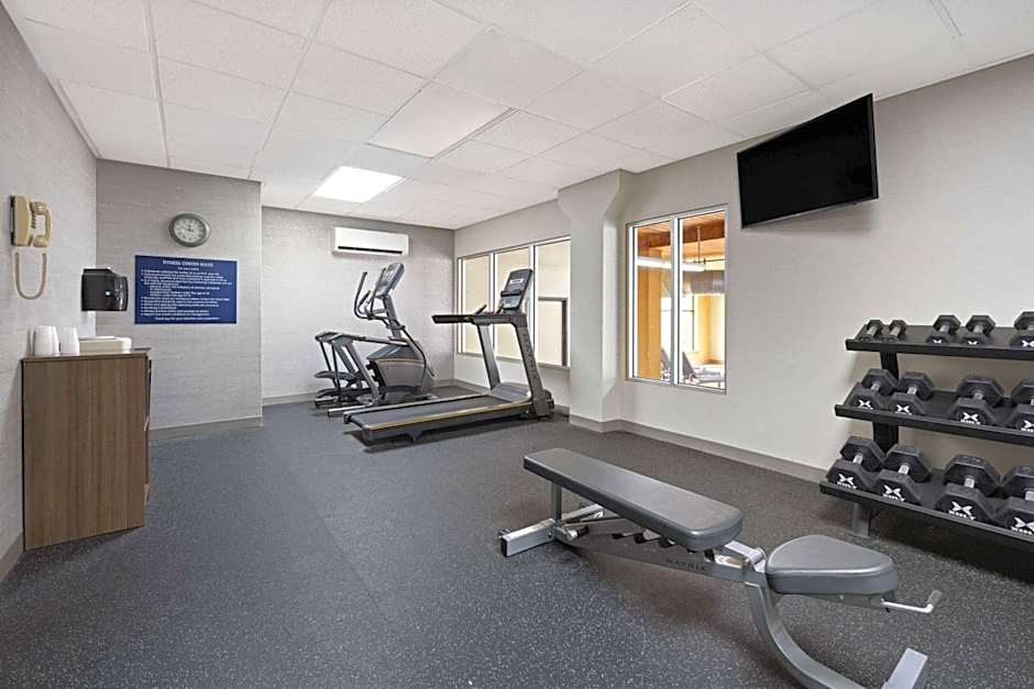 Days Inn & Suites by Wyndham Bozeman