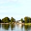 Ringsjöstrand Camping, Hotell och Stugby