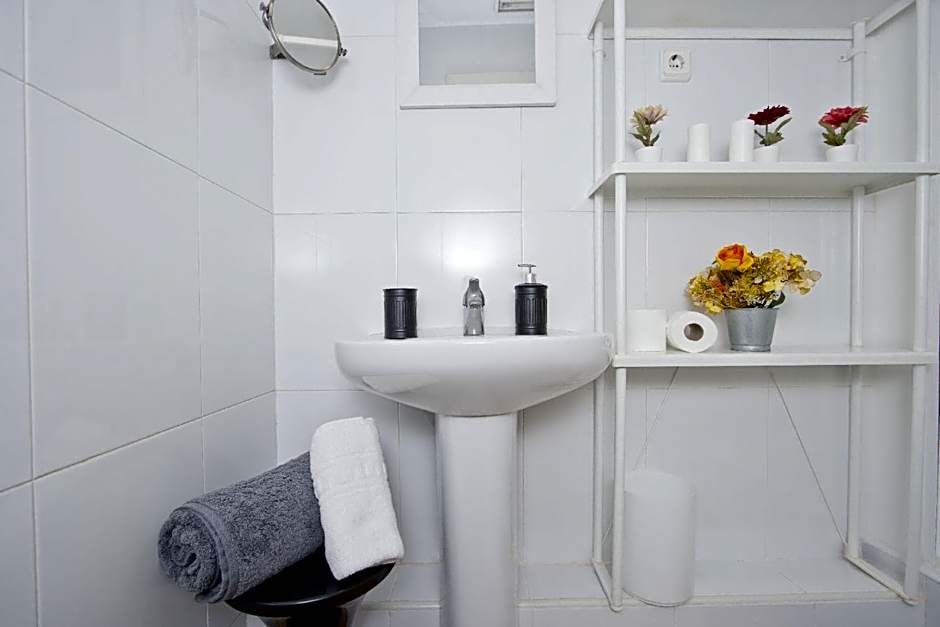 Barcelona City North Hostal