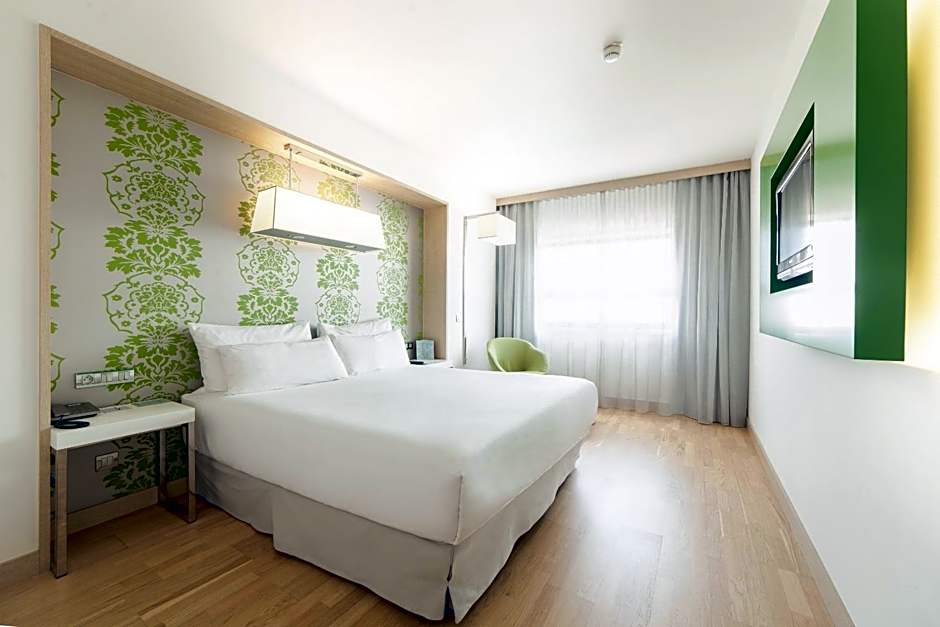 Occidental Praha Five