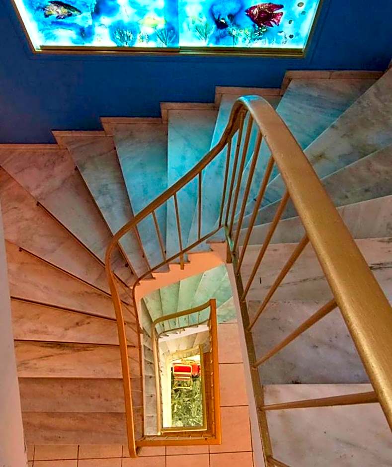 Triton Hotel Piraeus