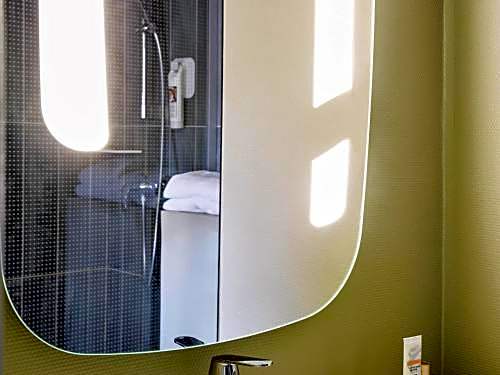 ibis Paris Canal Saint Martin