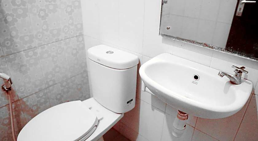 Audah Syariah Residence Mitra RedDoorz