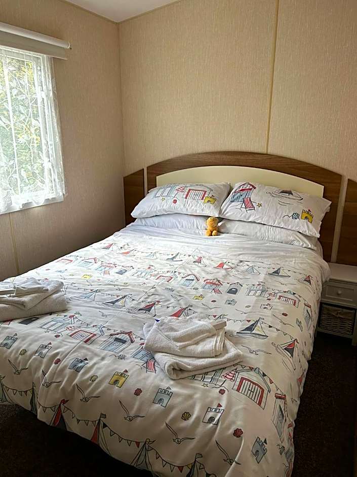 Holiday home cherry tree Burgh castle Great Yarmouth