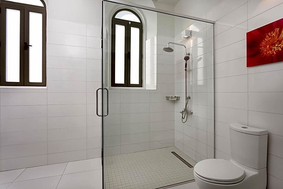 Palacio Provincial San Juan, Curio Collection by Hilton